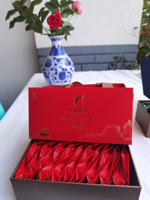 【大別山精神系列一特級(jí)信陽(yáng)紅茶伴手禮（匠心）】大別山脈、核心產(chǎn)區(qū)、高山茶園、匠心制作  980元/盒